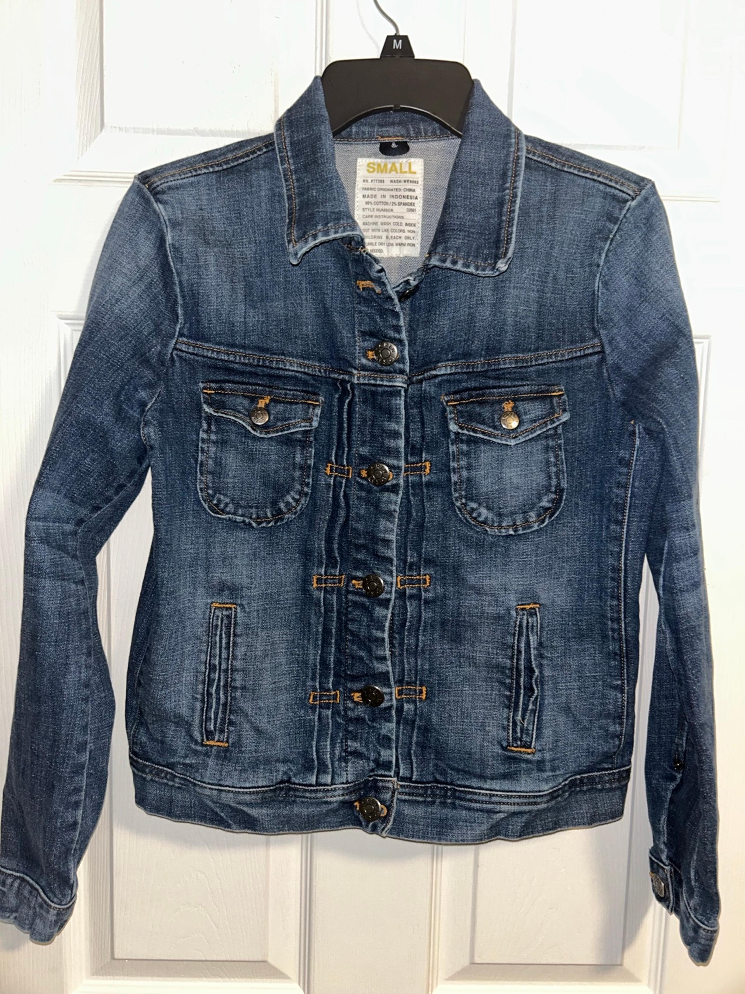 J. Crew Jean Jacket Womens Sz Small Blue Trucker Classic Button Up Preppy Denim