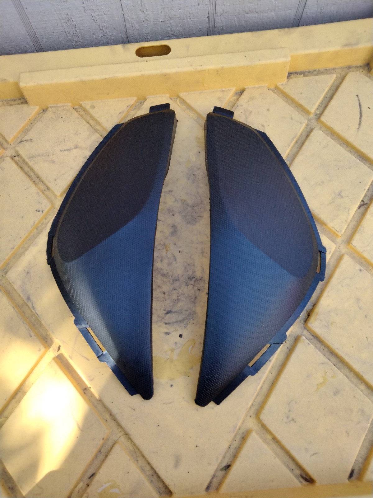 2008 Honda CBR 1000 gas tank left and right side trims