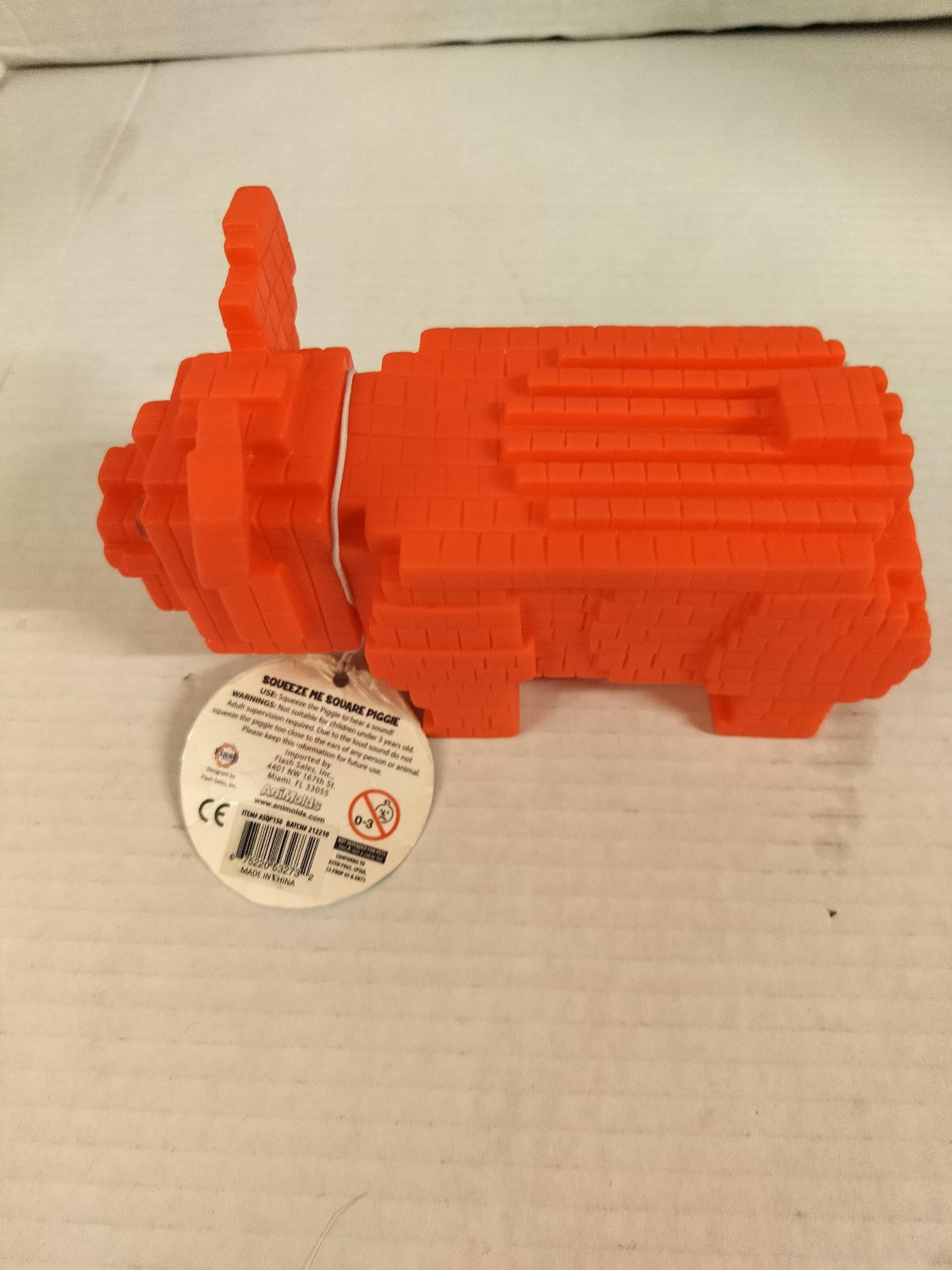 Squeeze Me - Square Piggie - Animolds - RED - NEW