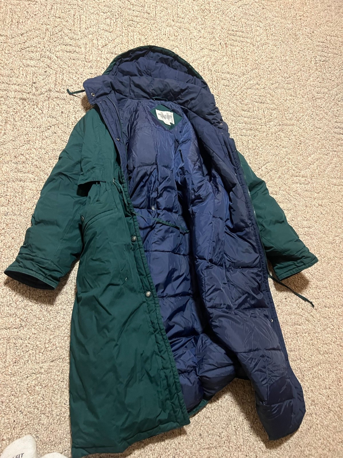 Vintage Mulberry Street hooded puffer long coat