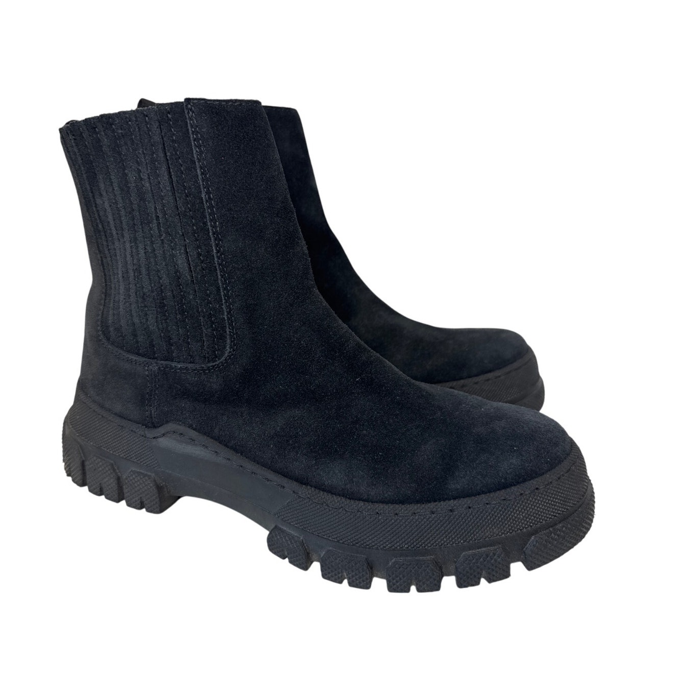 BOEMOS Suede platform pull on back boots size 37