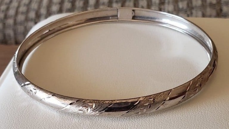 10K White Gold Bangle Bracelet