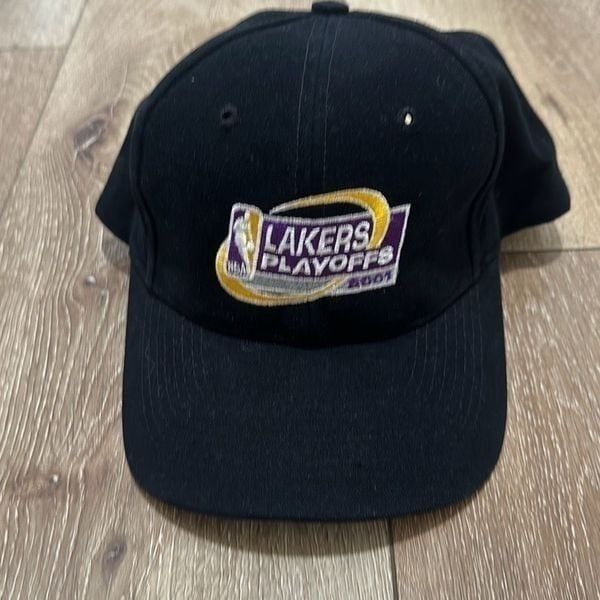 Vintage 2000's NBA Mens Black Lakers Playoffs 2001 Strap Back Cap Adjustable