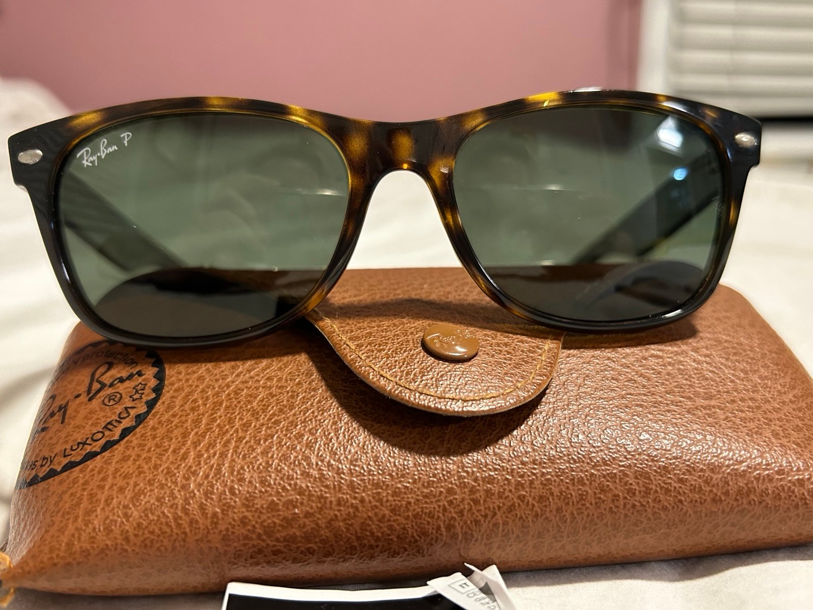 Ray Ban wayfarer sunglasses men women’s unisex tortoiseshell summer beach pool