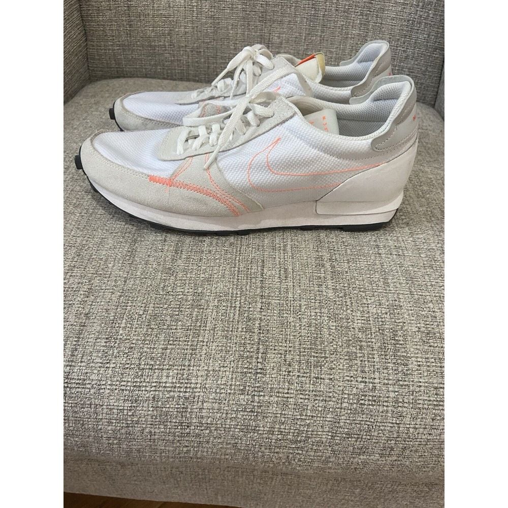 Nike DayBreak Type White Crimson DA7729-101 Womens Shoes Size 10