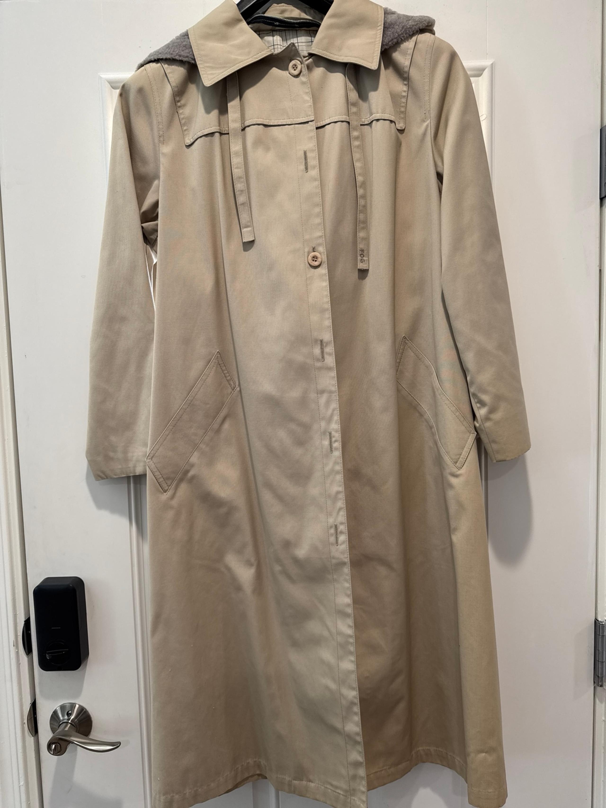 London Fog Long Coat w/zipper lining. Size 16 1/2. Never worn.