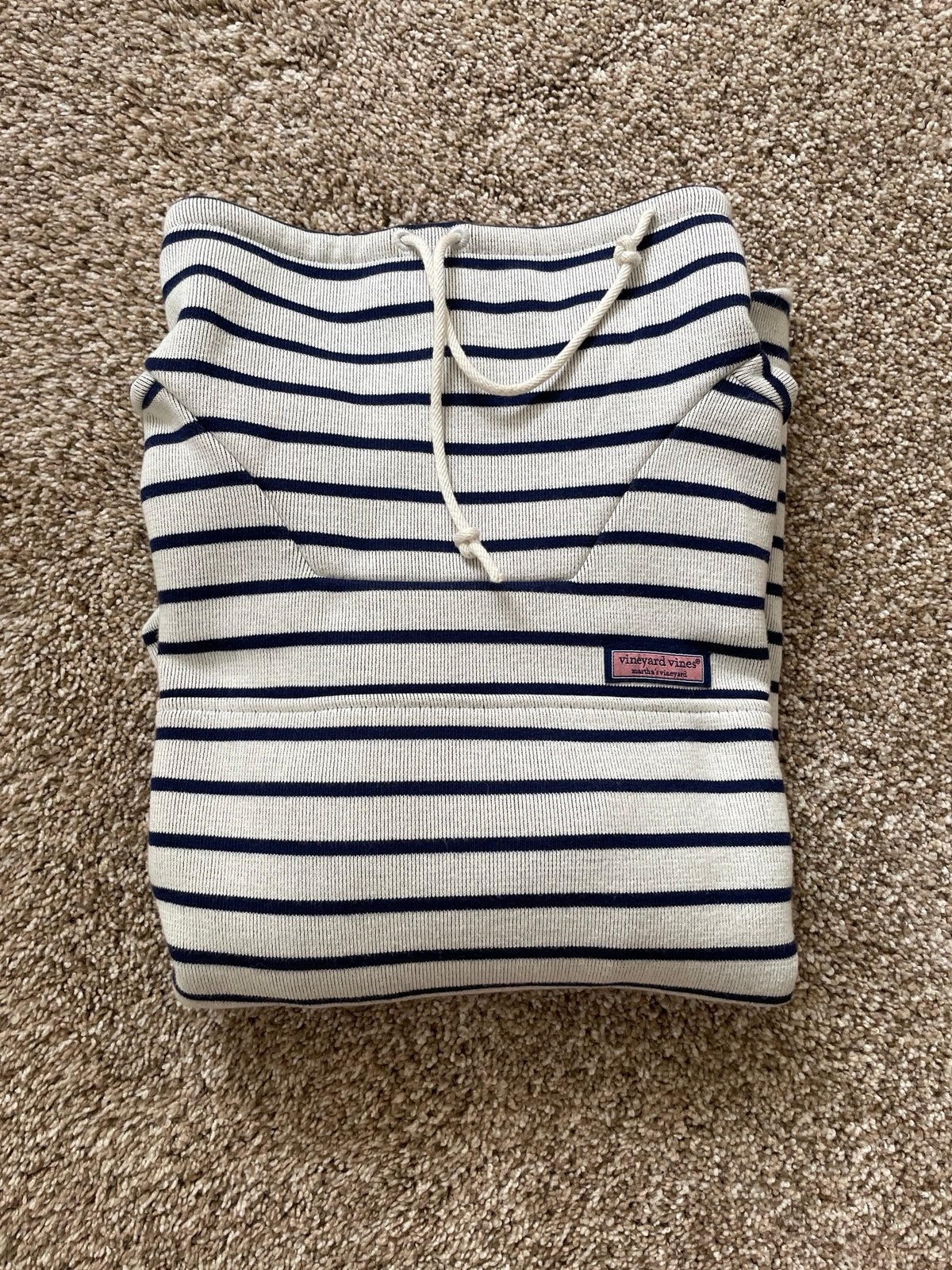 Vineyard Vines sweatshirt