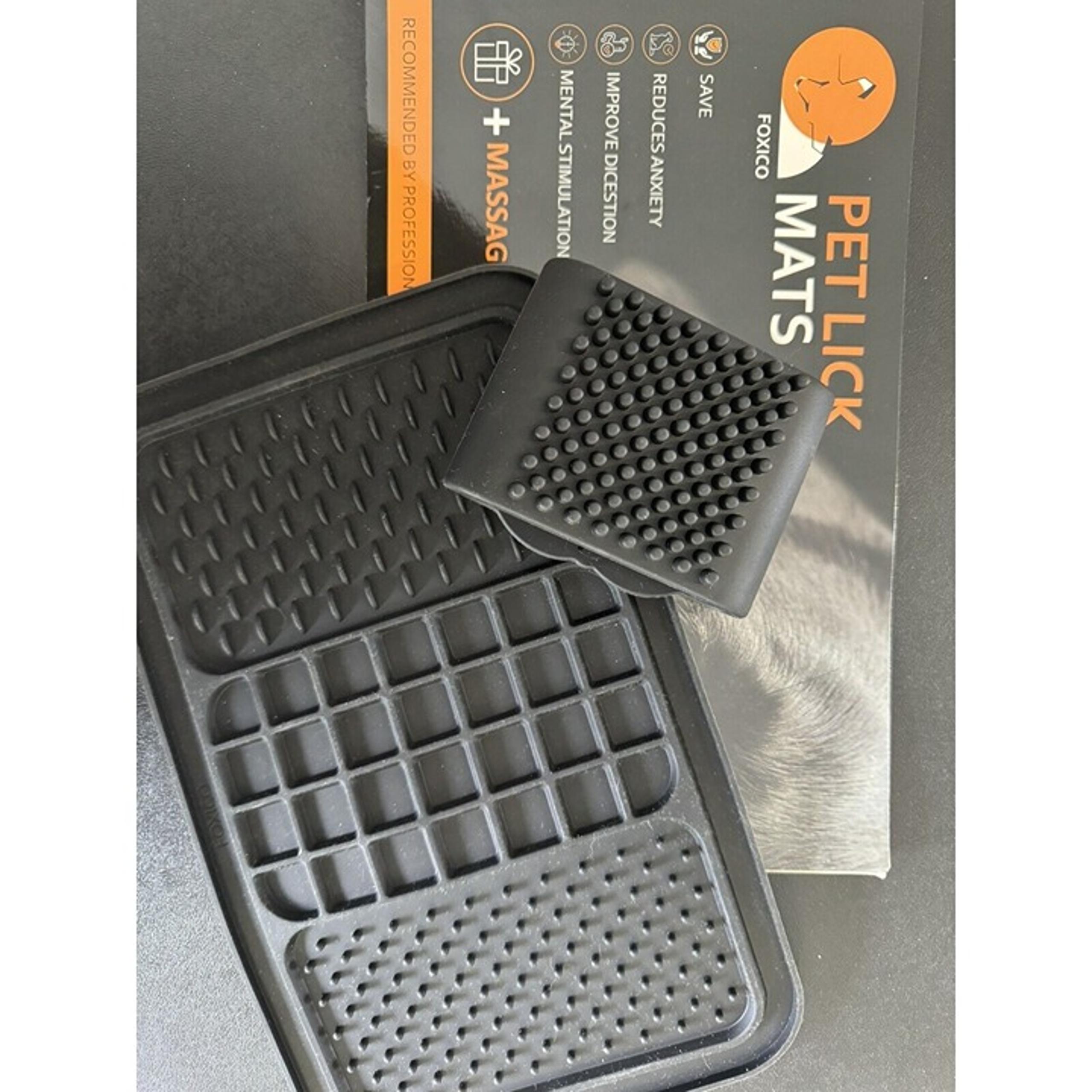 Pet Lick Mat With Massager black food grade silicone nonslip dog puppy