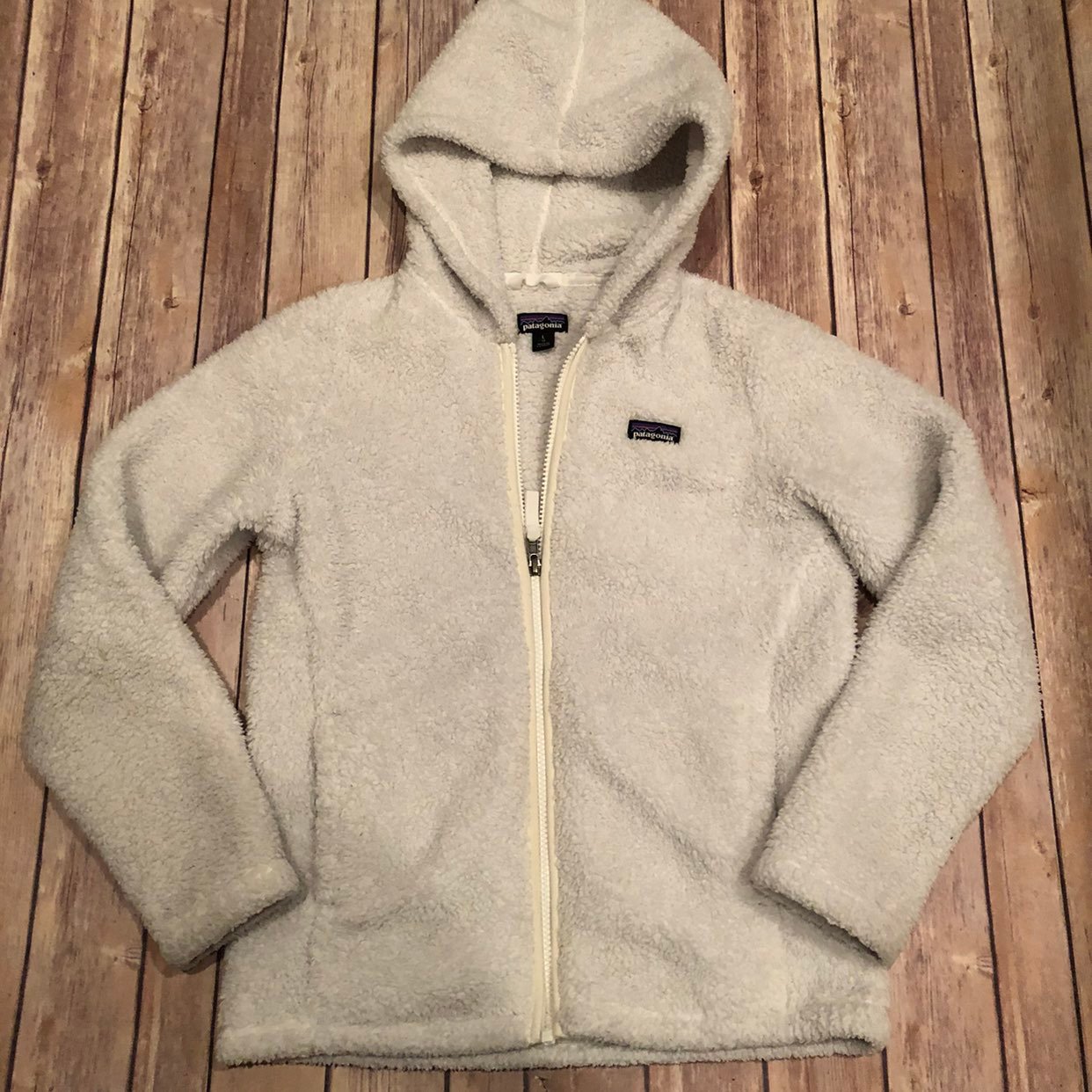 Patagonia white fuzzy sweater jacket
