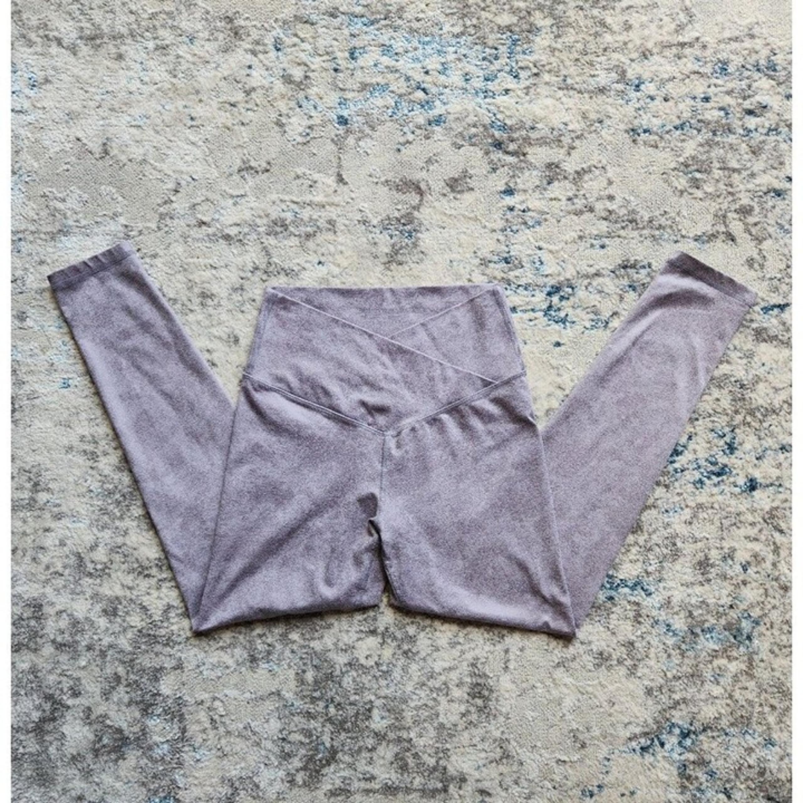 Offline by Aerie Women's Size Medium Purple Textured Athletic Workout Leggings
