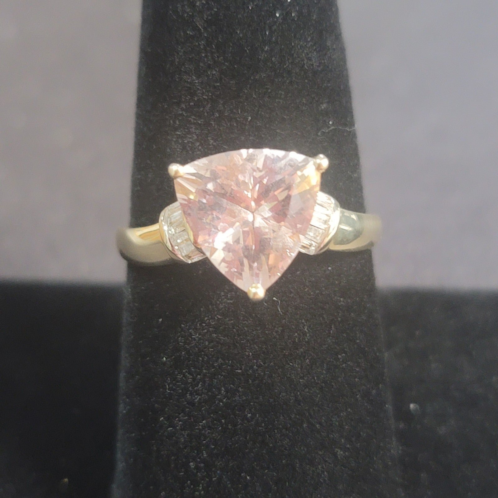 R322 14k Gold Morganite Ring