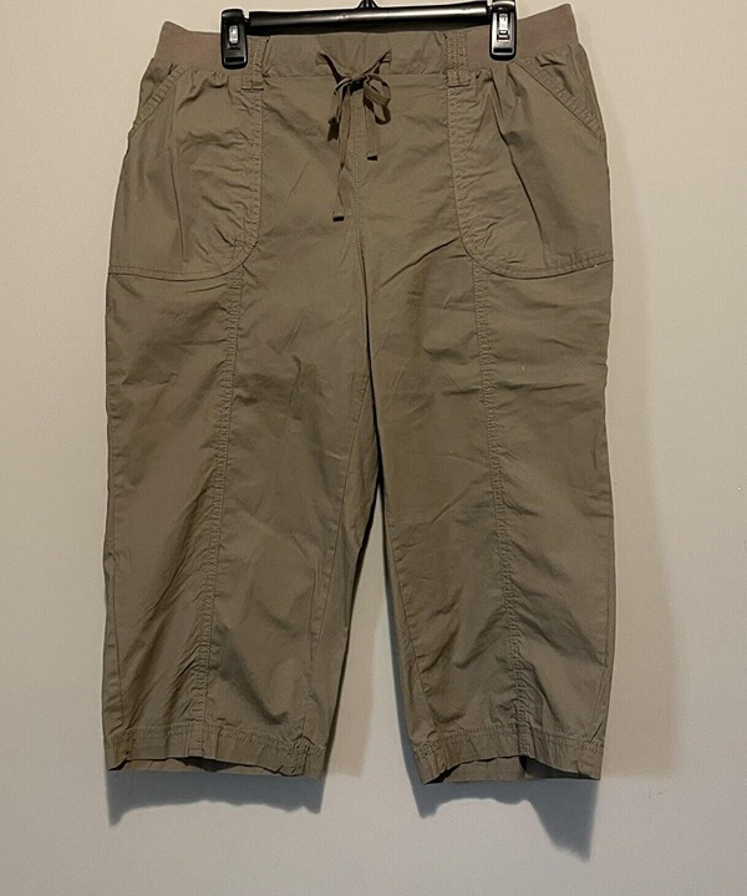 CATO Pants Women's Large Green Capri Lightweight Drawstring Cuff Leg