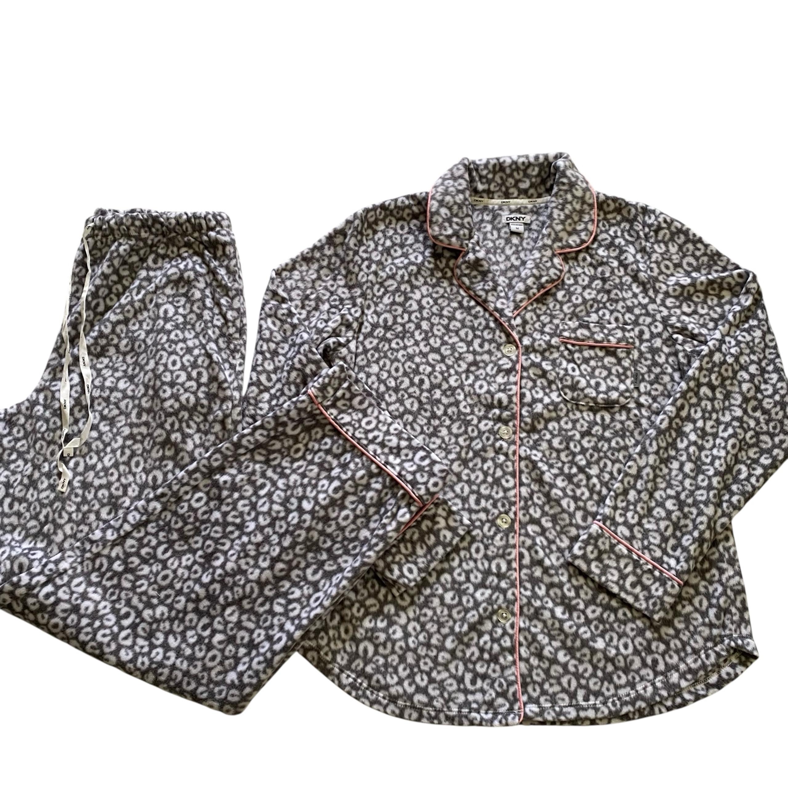 DKNY Animal Cheetah Print Fleece Pajama Set Women’s Size Medium Gray White Pink