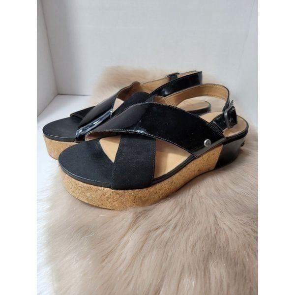 UGG Shoshana 1102669 Black Patent Leather Suede Womens Sandals Size 8
