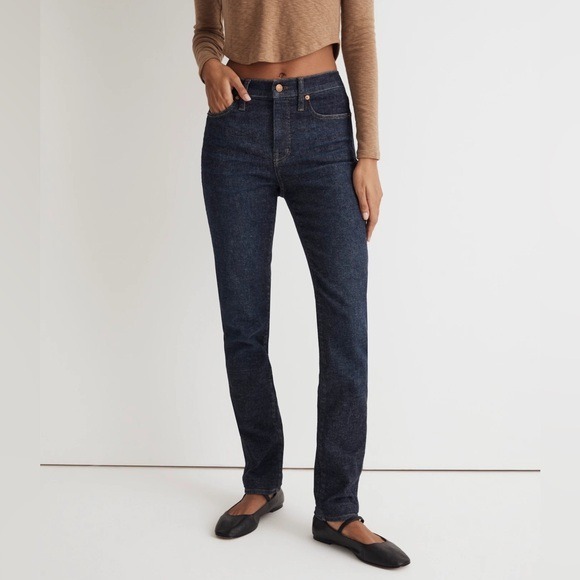 Madewell Mid-Rise Stovepipe Jeans in Dalesford Wash NN116