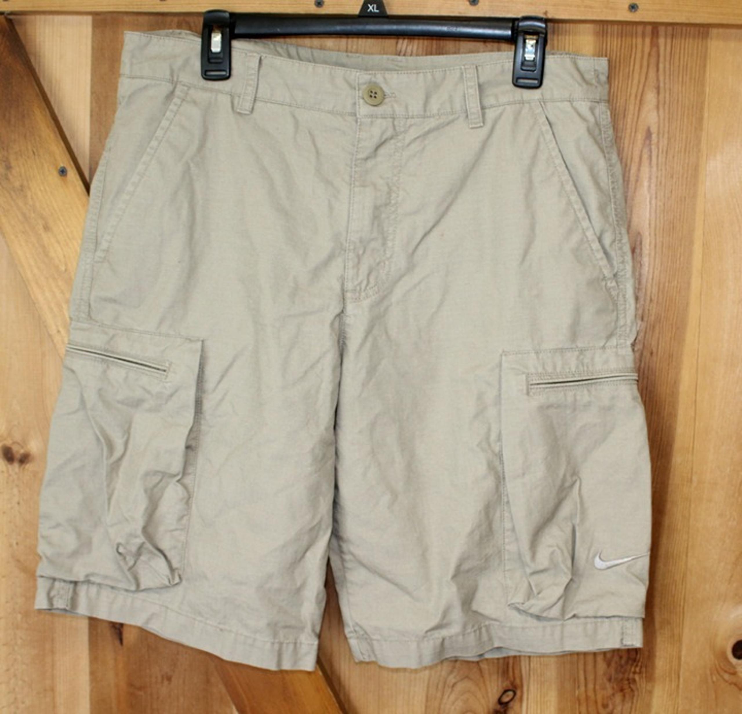 Nike Cargo Shorts ~ Camp Hiking ~ Men's Medium 32