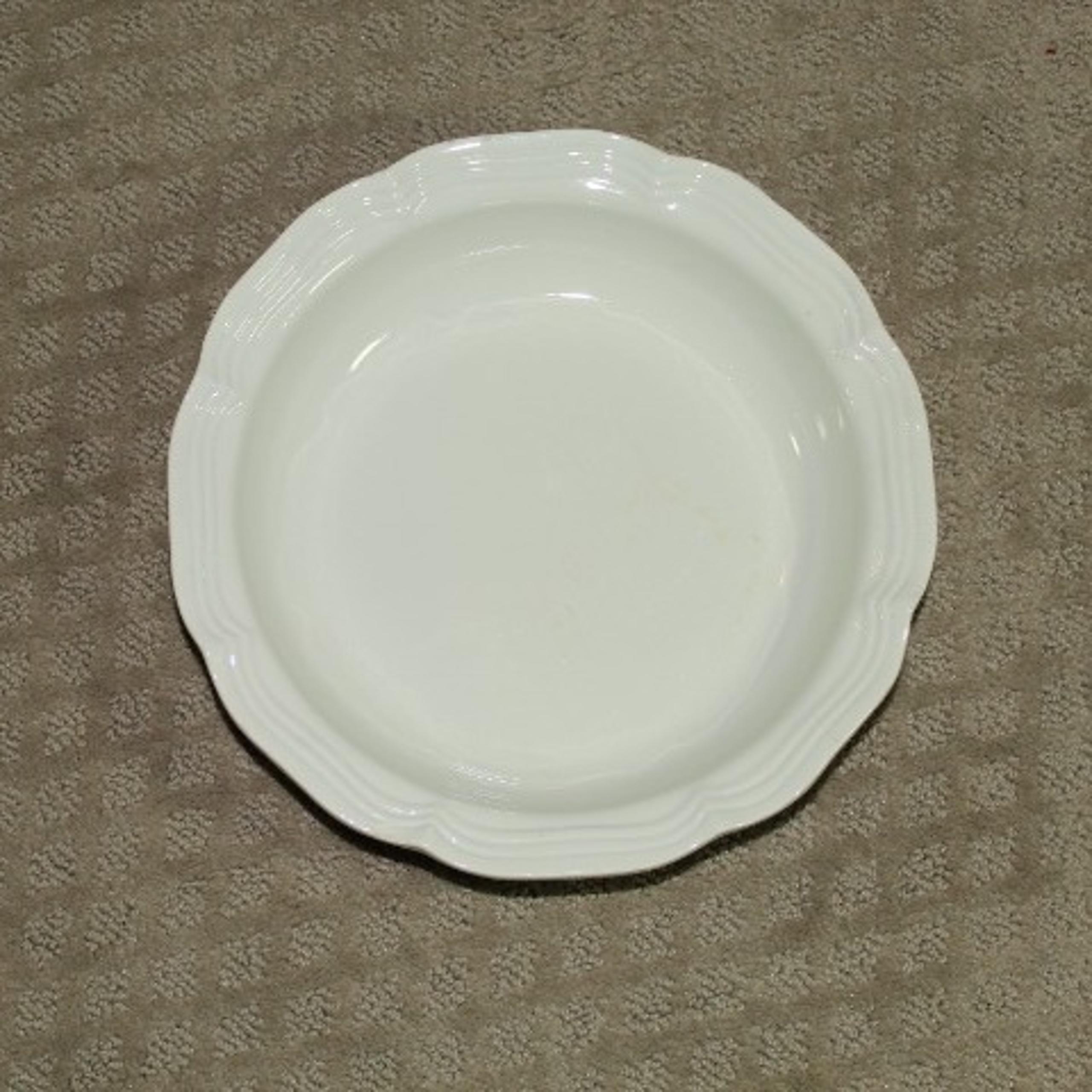 Mikasa French Countryside White Scalloped Edge Large 9.75" Serving Bowl