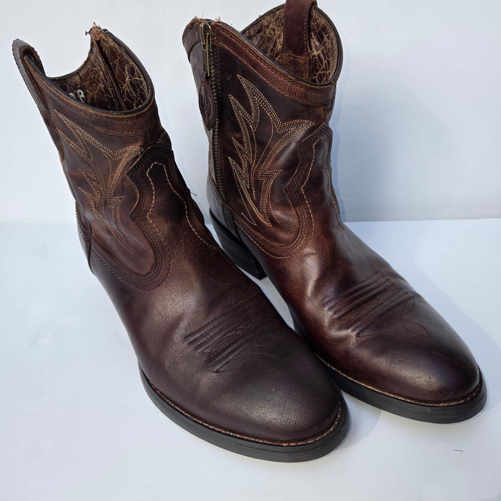 Ariat Unbridled 9B Western Cowgirl Ankle Boots Brown Leather Zip Style 10011911