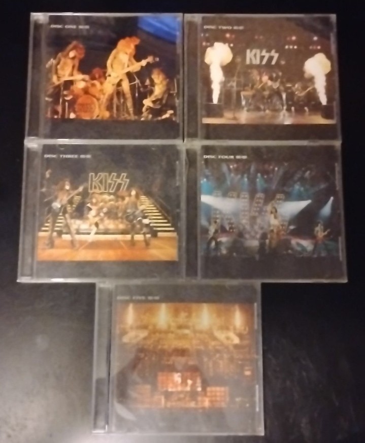 ULTIMATE KISS COLLECTION ON CD