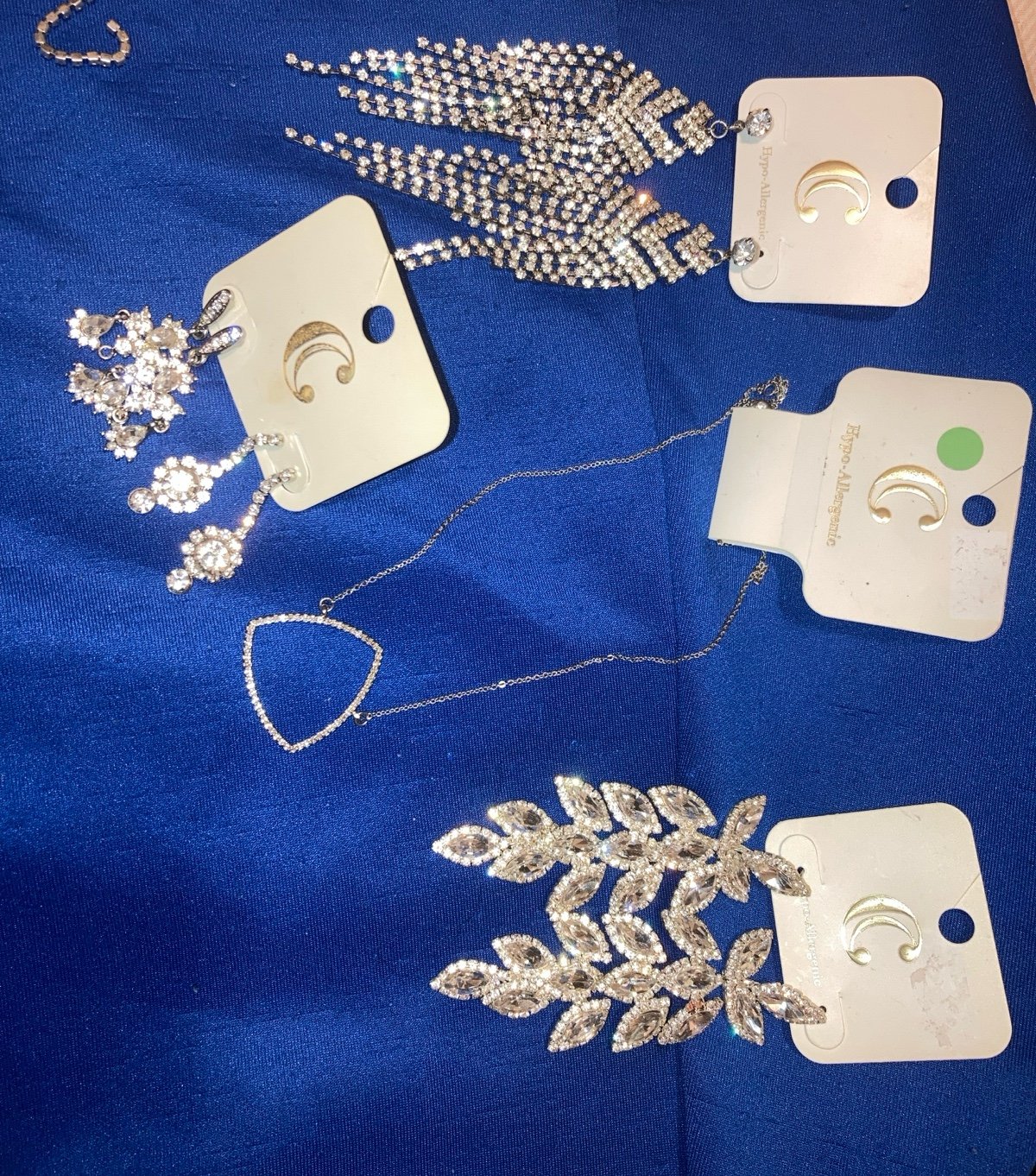 Bedazzling jewelry set