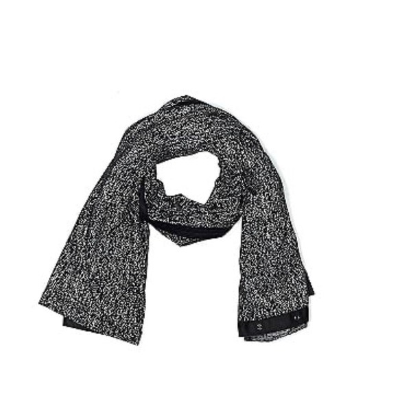 Lululemon Vinyasa Scarf - Black/Gray/White gently used 0/S