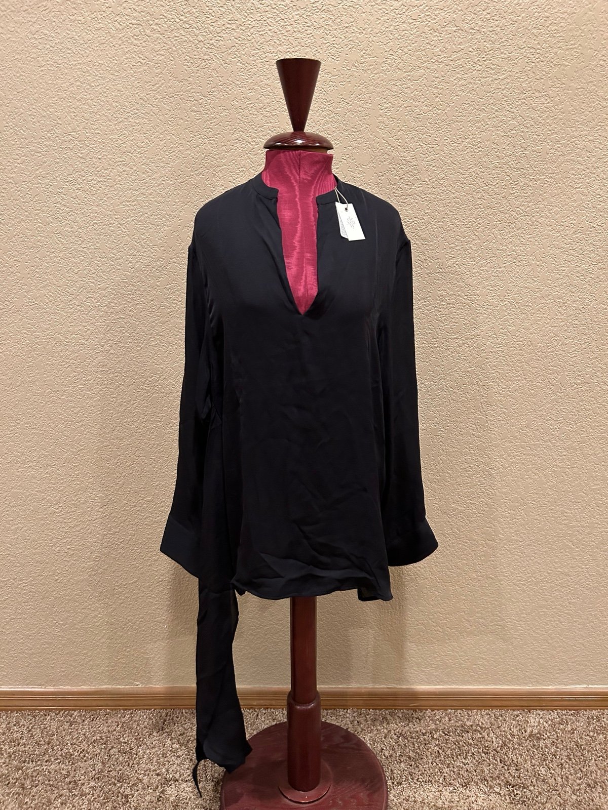 NWT Eleventy Black V Neck Tie Waist Long Sleeve Blouse Top