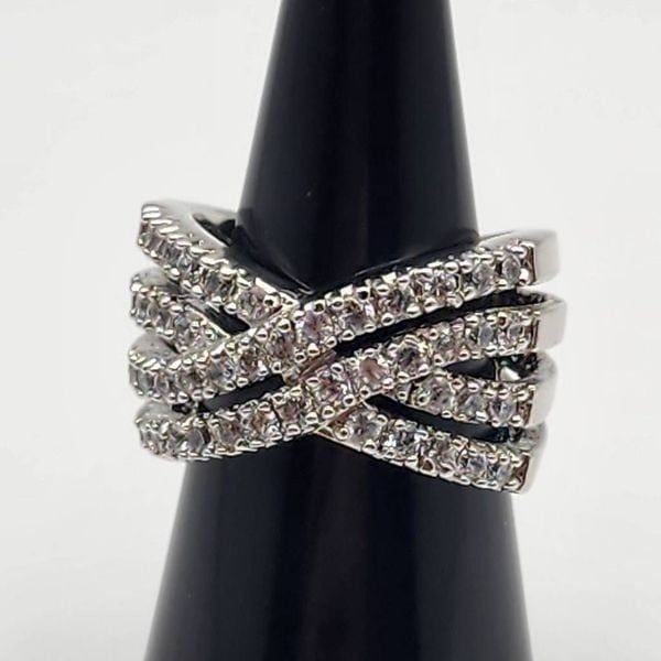 Lia Sophia Ooh La La Silver Tone & Clear CZ Crossover Ring (8)