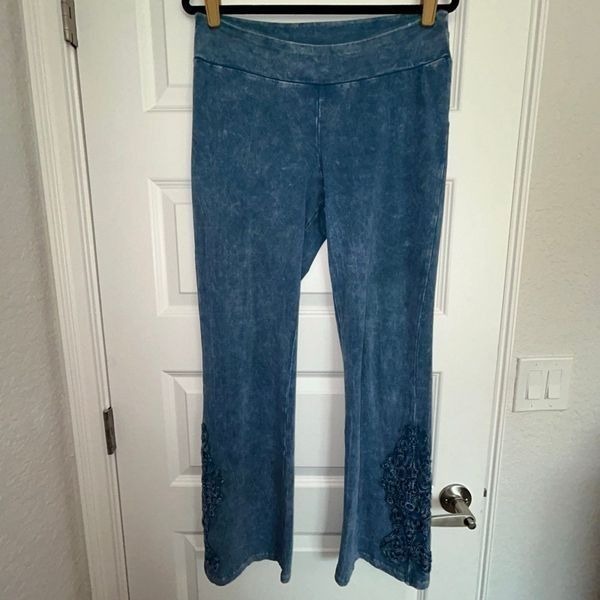 Chatoyant Mineral Wash Pull On Crochet Embroidered Detail Legging Pants