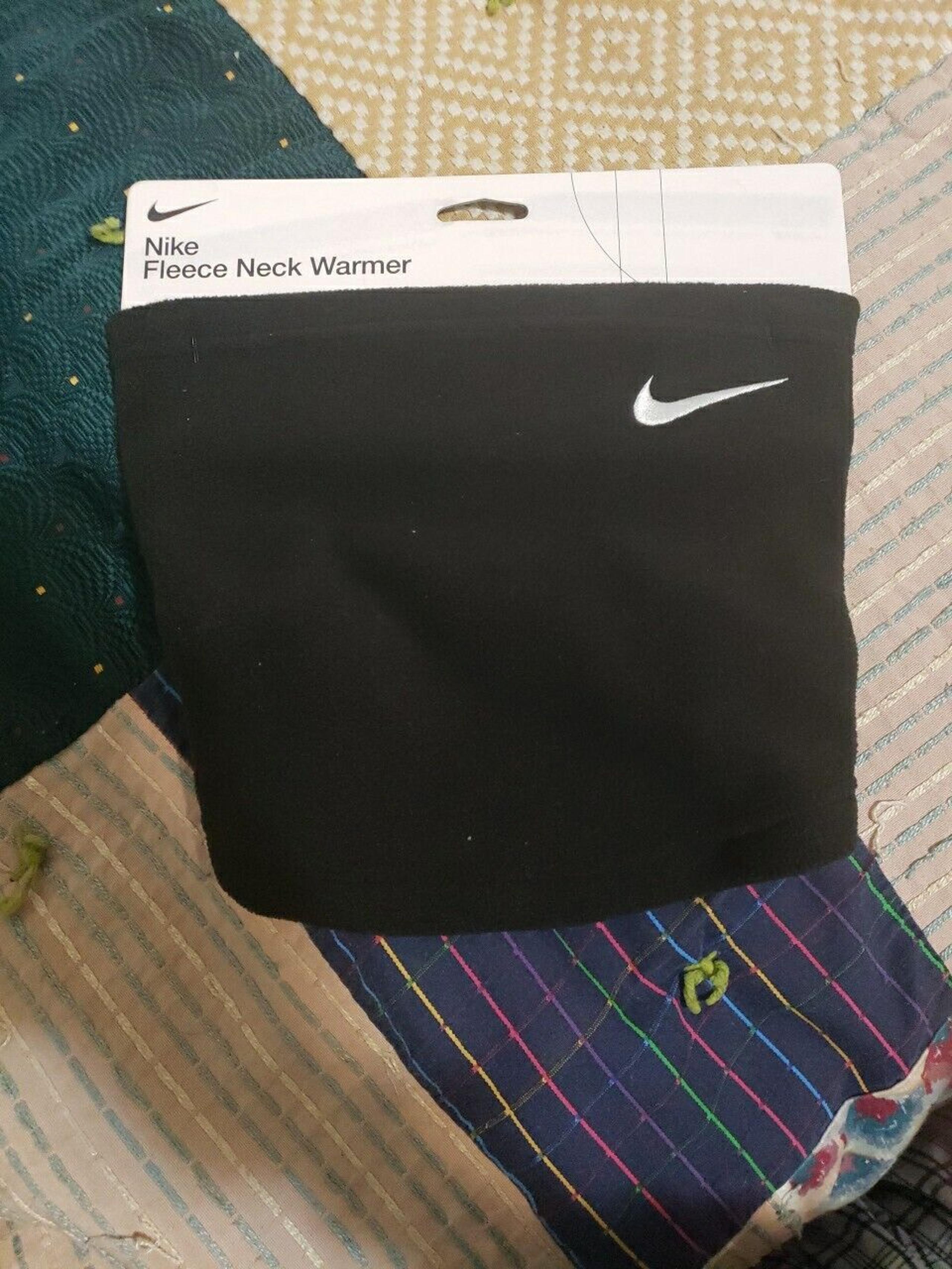 NIKE FLEECE NECK WARMER (ADULT) NWT BLACK W/RAISED WHITE LOGO WARM & SOFT.