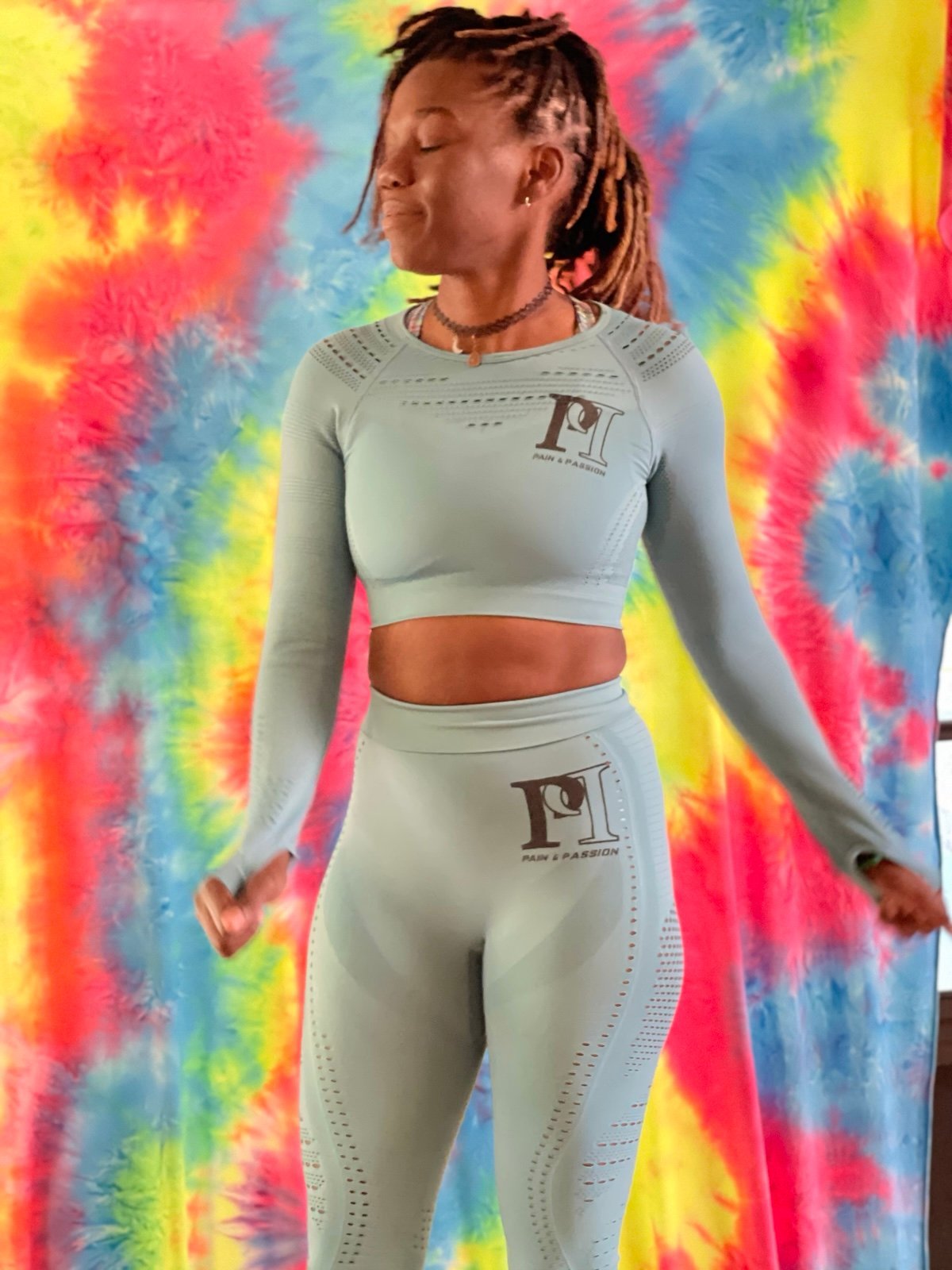 Women’s fitness clothing(top and bottom)