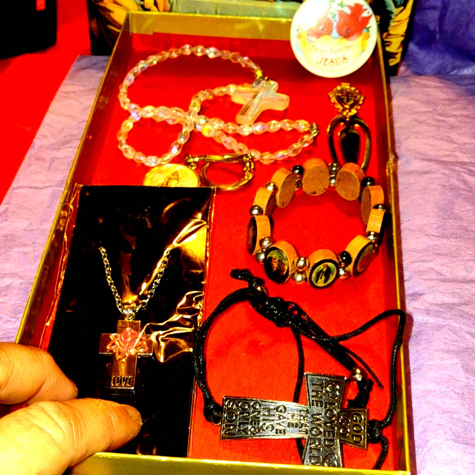 Beautiful religious vintage jewelry lot