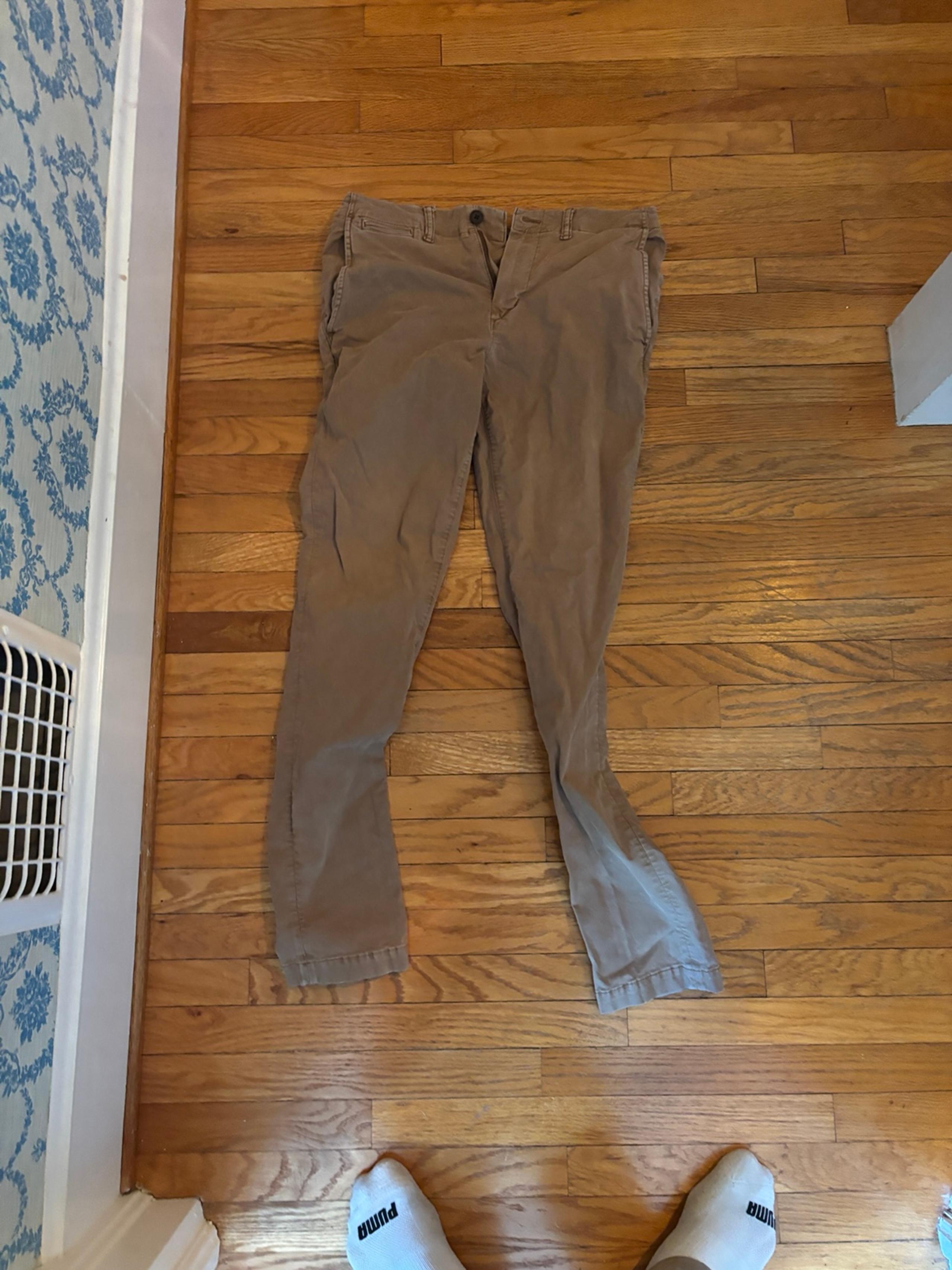 American Eagle Men’s Chino Khaki Pants