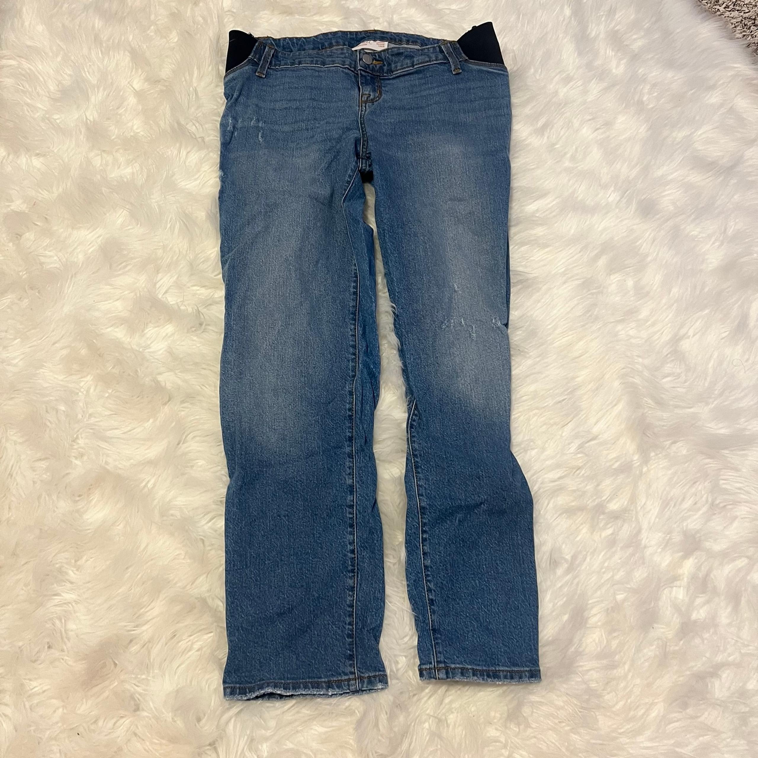 Women’s Ingrid and Isabel 90’s straight maternity jeans. Size 6
