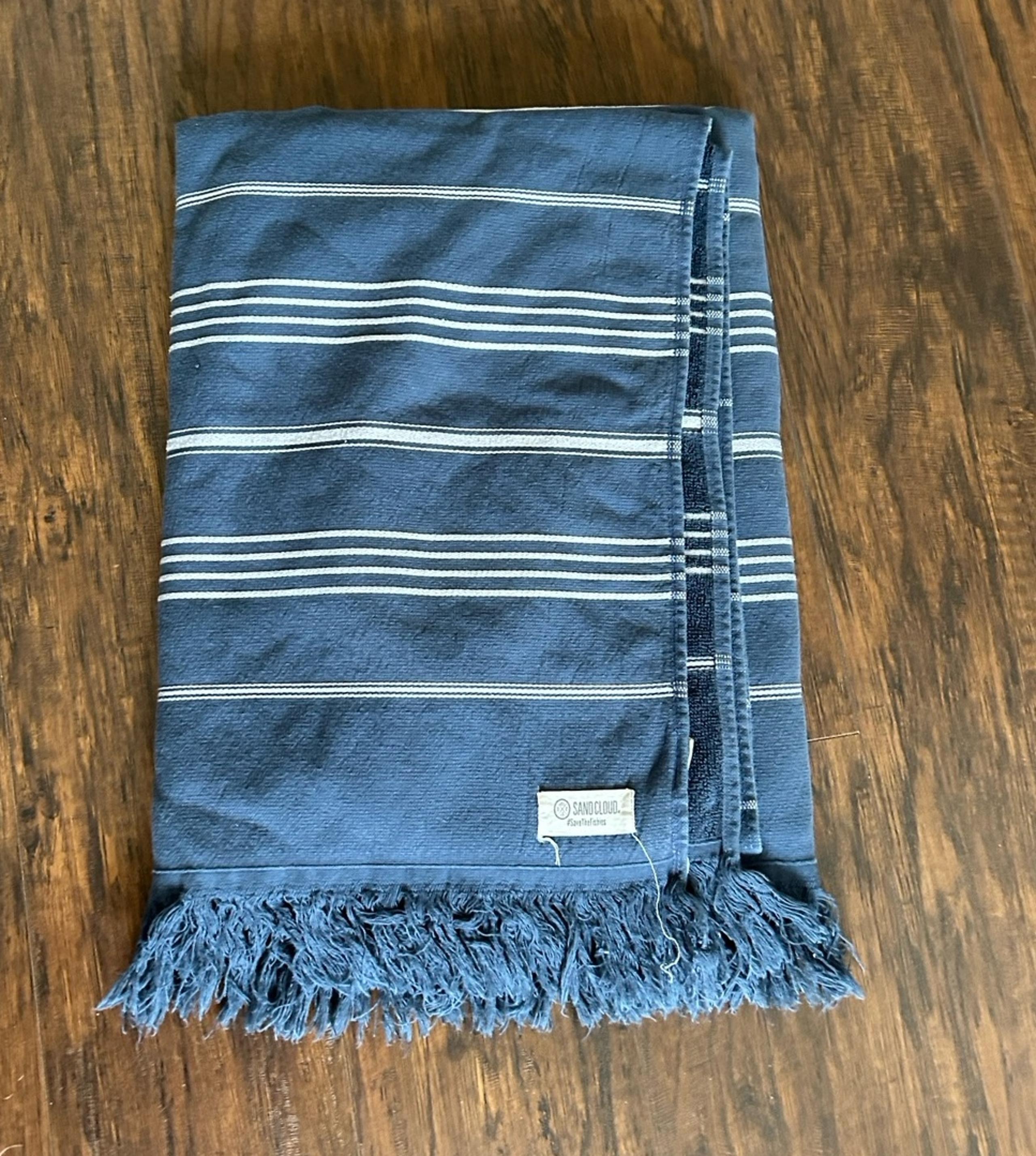 Sand cloud towel