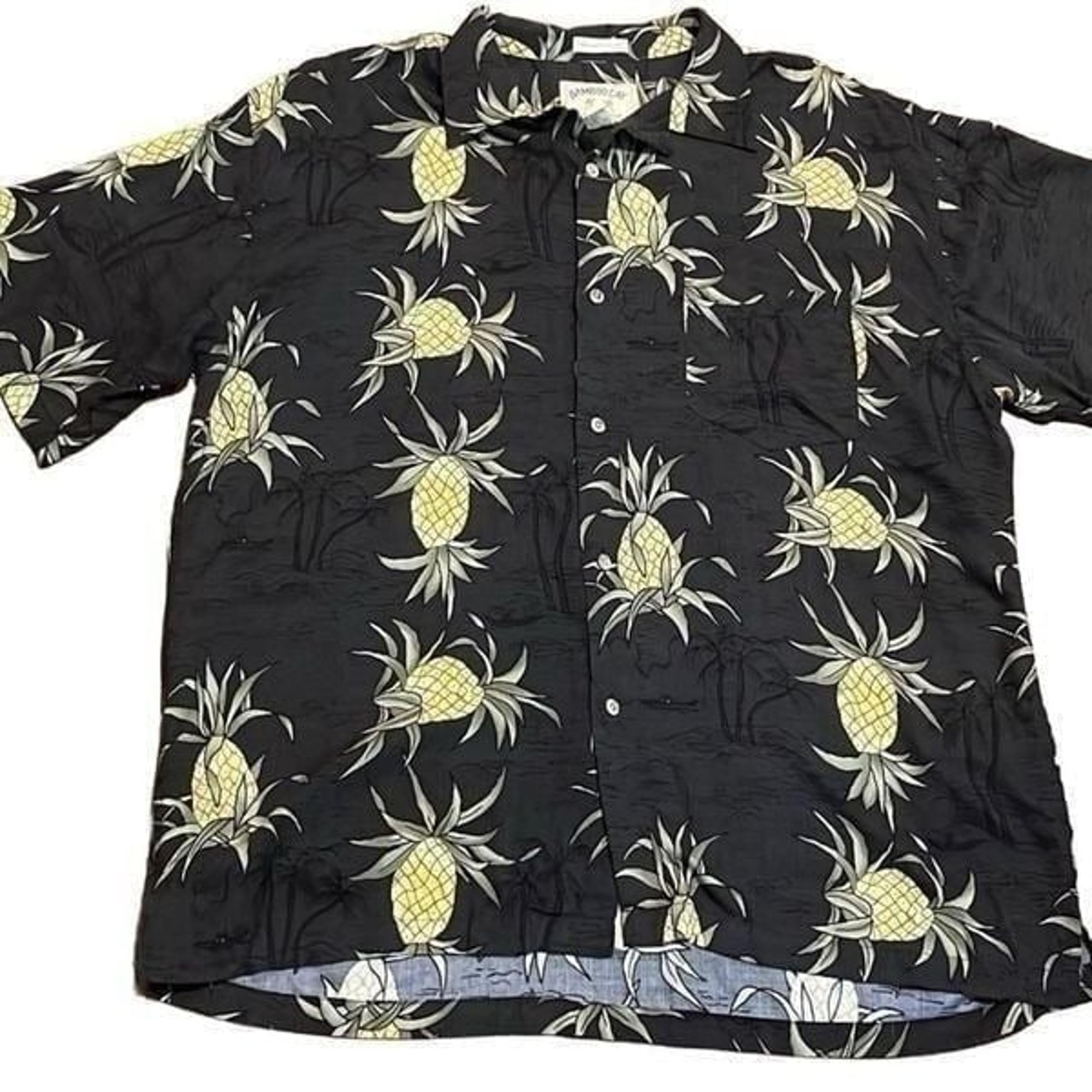 Bamboo Cay Mens Shirt Size XL Large Floral Pineapple Resort Wear Hawaiian