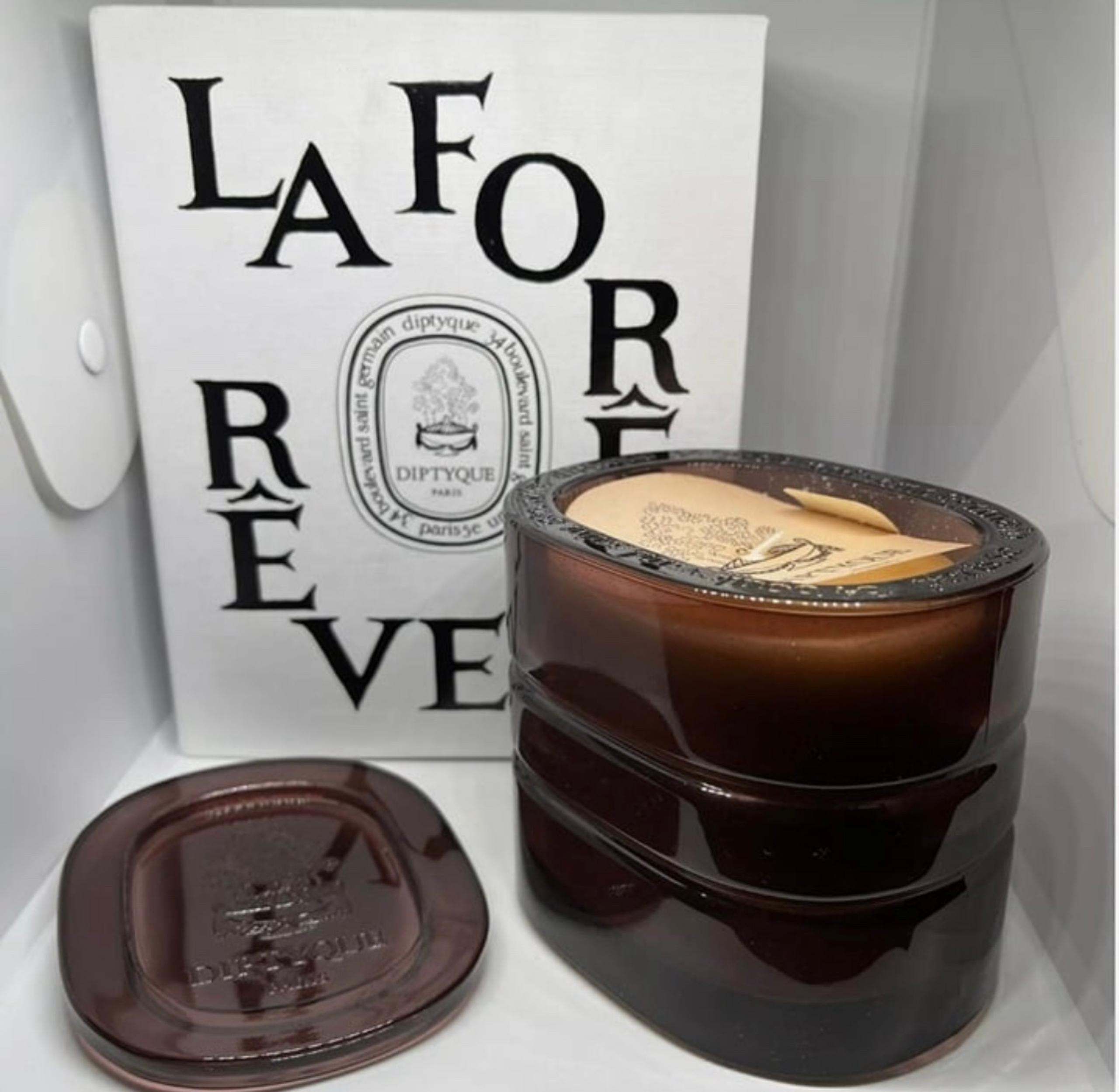 LA FORÊT RÊVE (FOREST DREAMS)
Refillable Candle