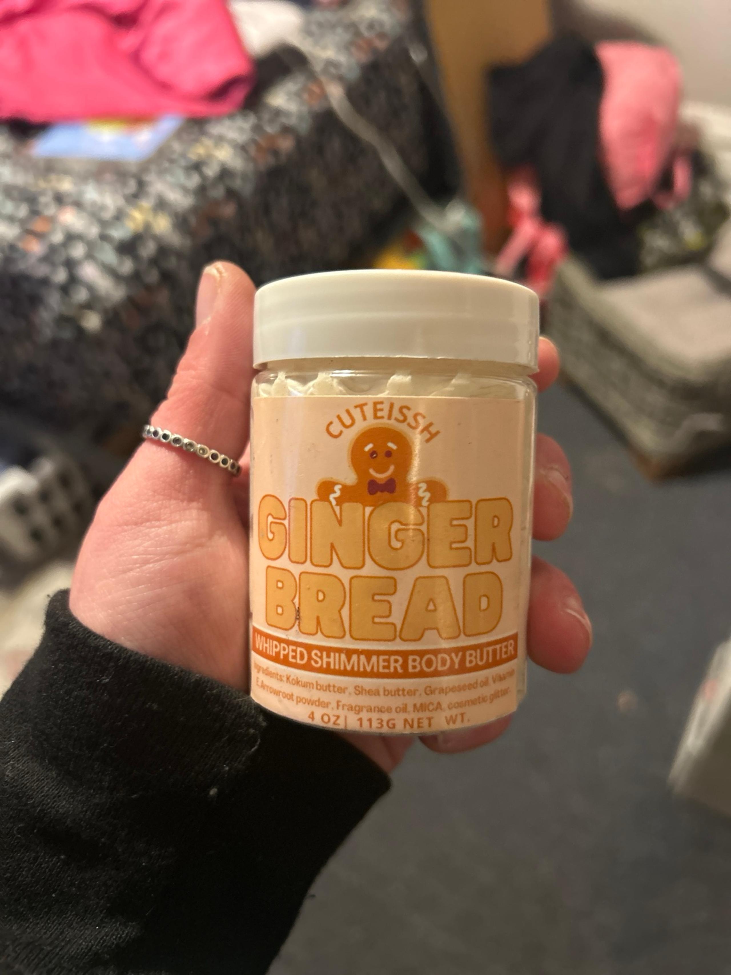 Cuteissh gingerbread shimmer body butter