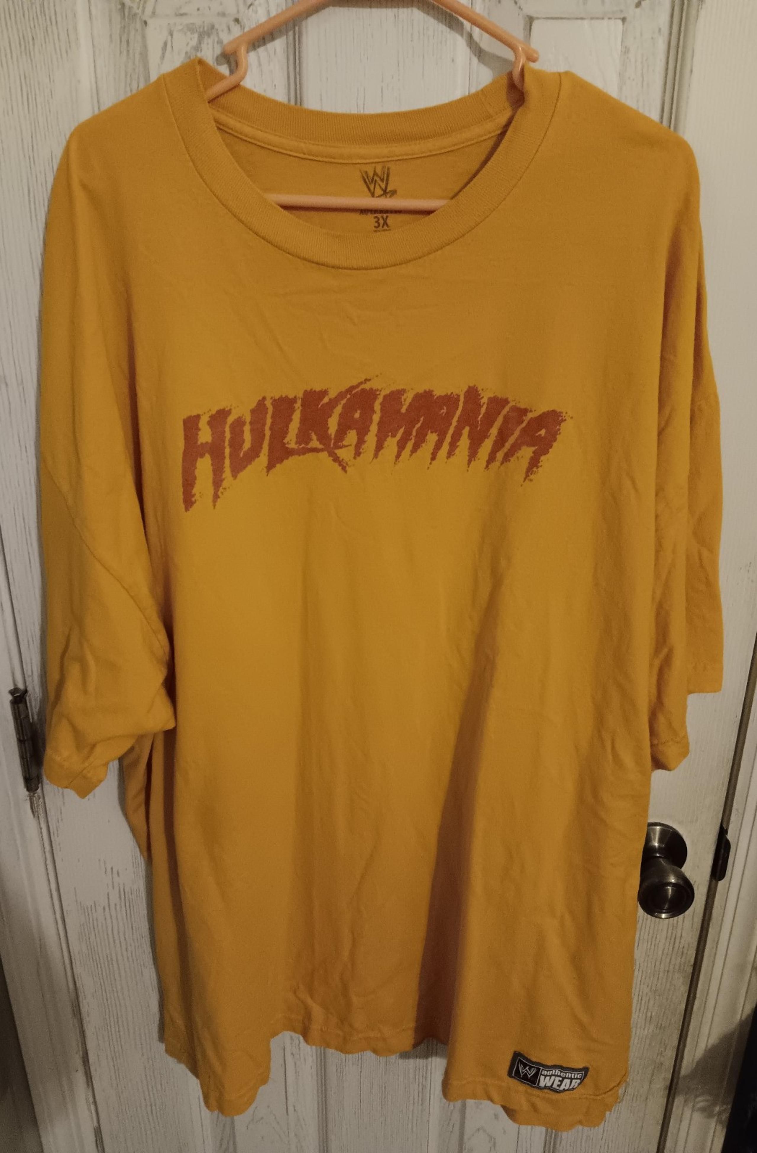 Vintage 2011 WWE Authentic Mens Yellow 3XL Hulkamania Collectors Tshirt