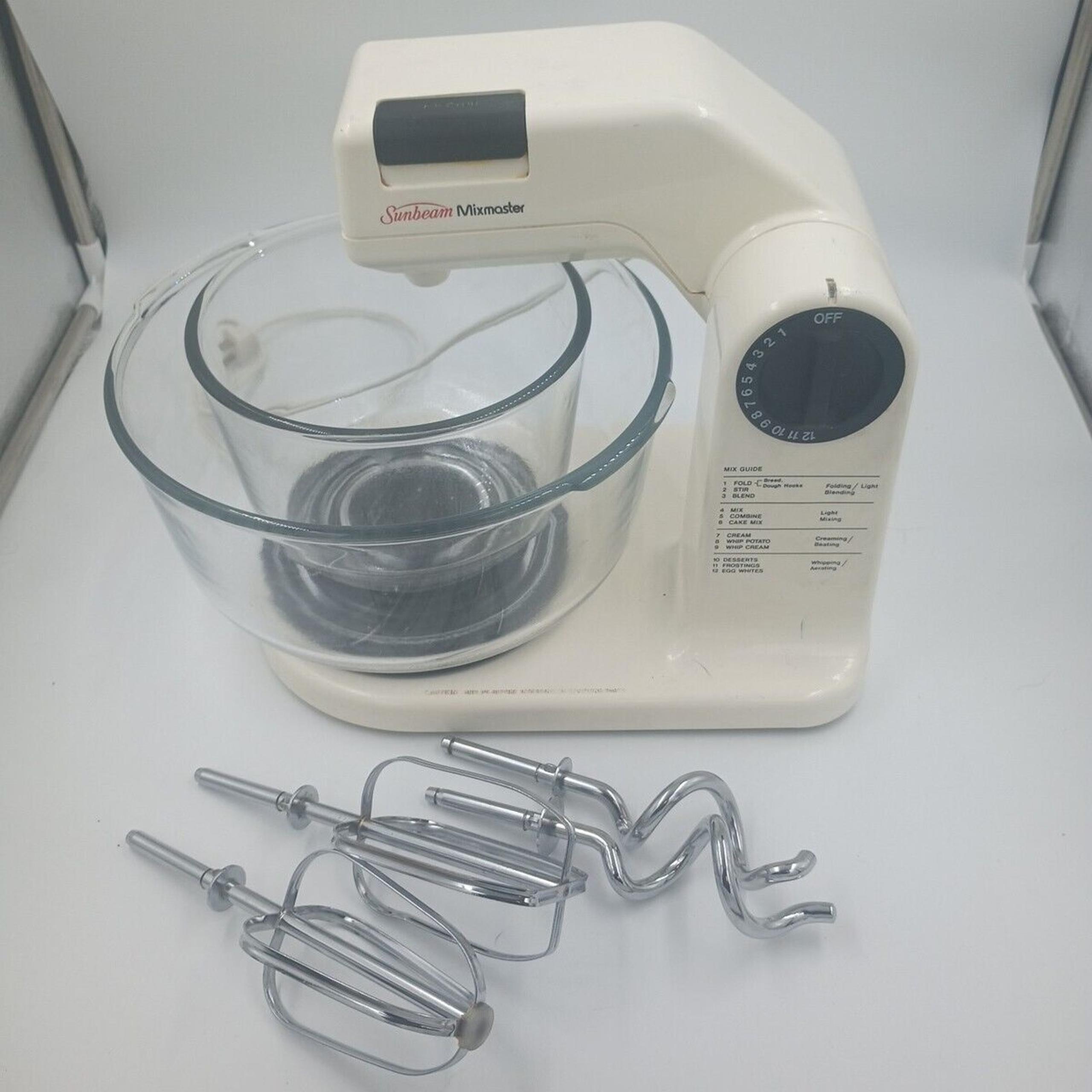 Vintage Sunbeam Mixmaster 12 Speed Stand Mixer Model 01401 W/ Nesting Bowls