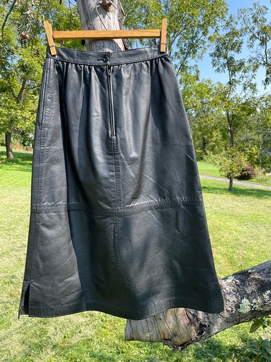 Vintage Saks Fifth Avenue Black Genuine Leather A-Line Skirt 80's 90's Size 6