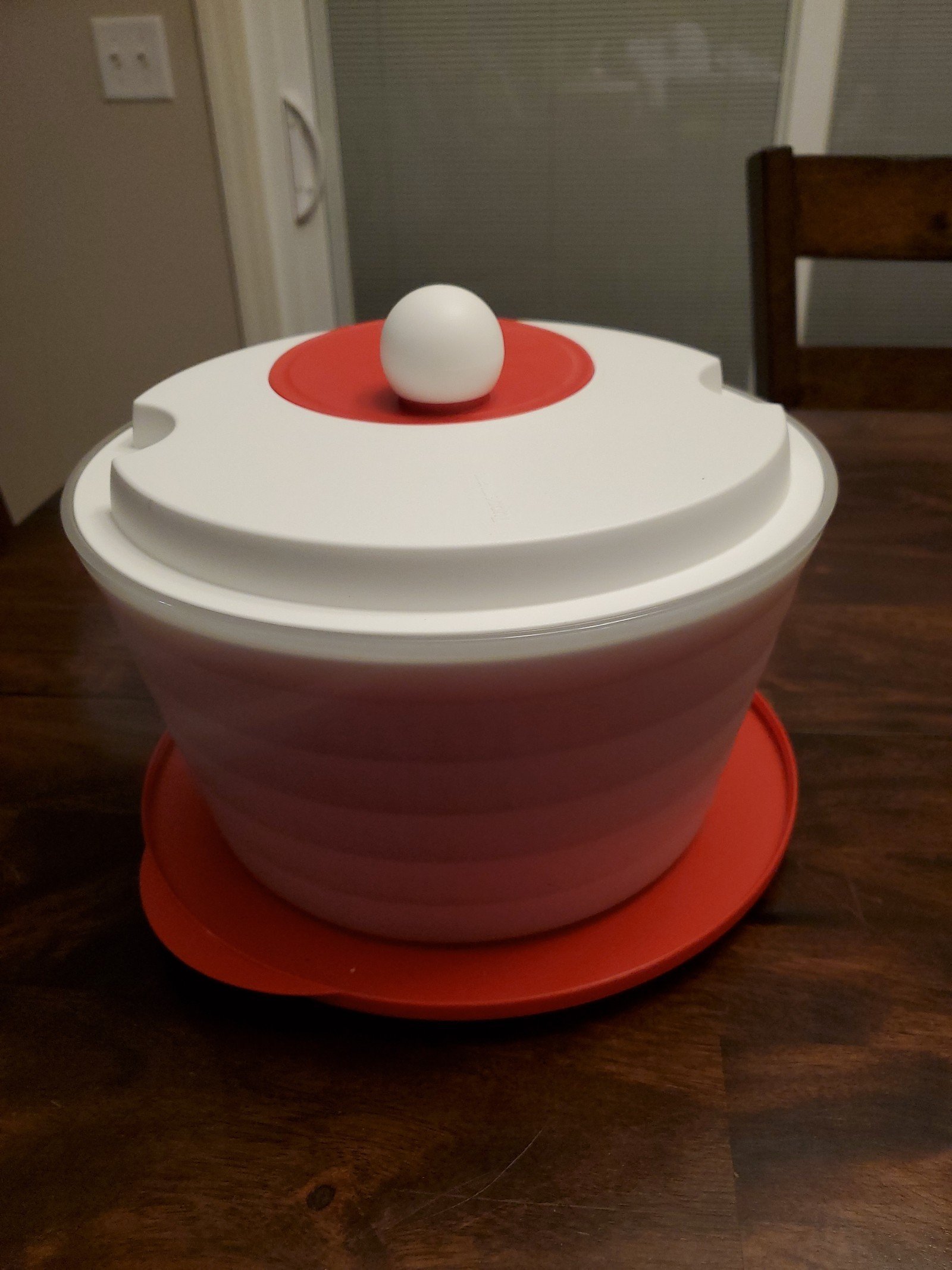 Tupperware salad spinner