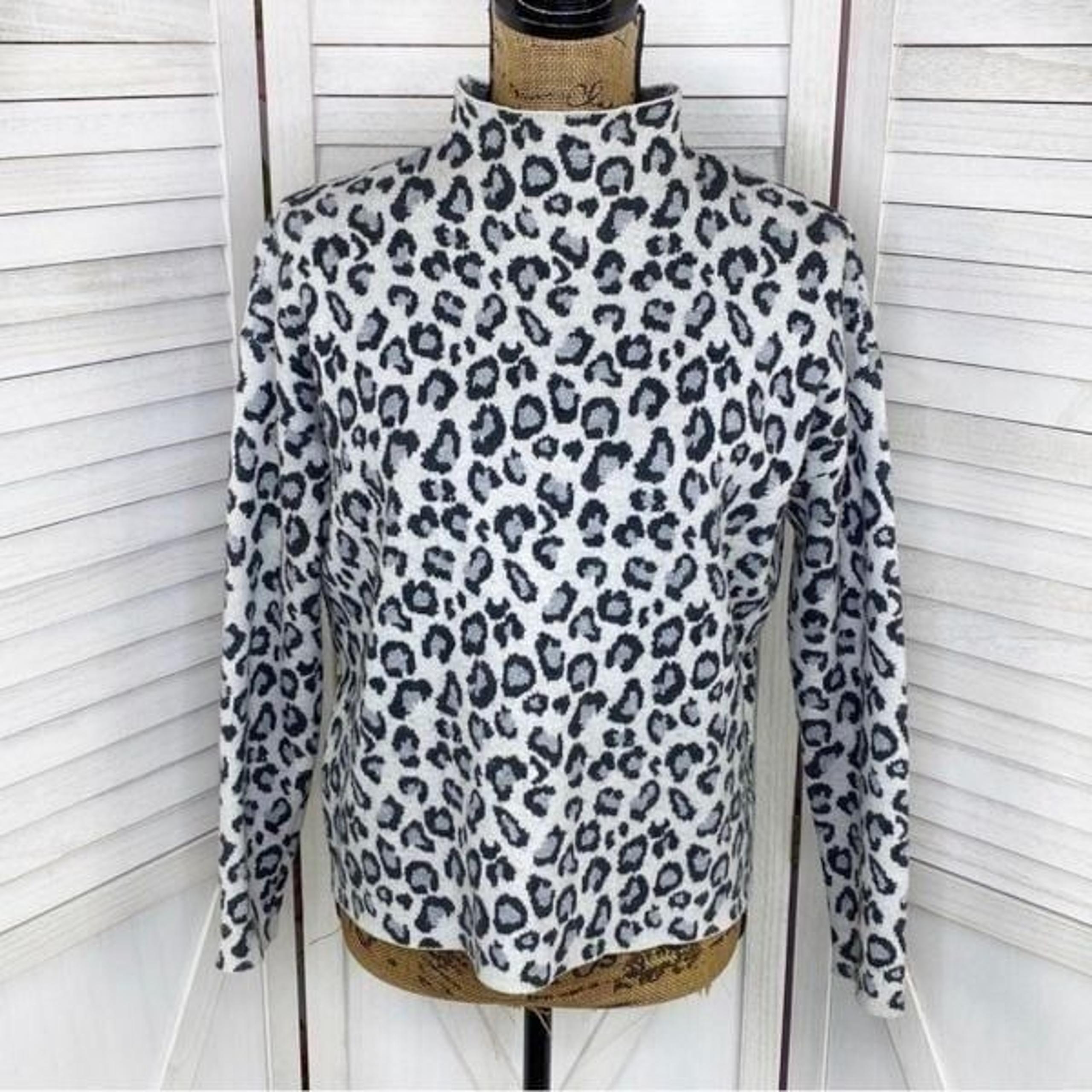 Cynthia Rowley Leopard Print Mock Neck Sweater White Silver Small Cropped