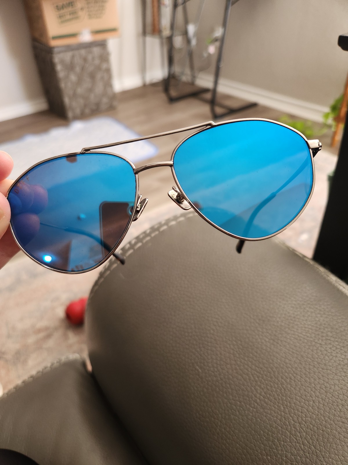 Diff blue and silver aviator Sunglasses
