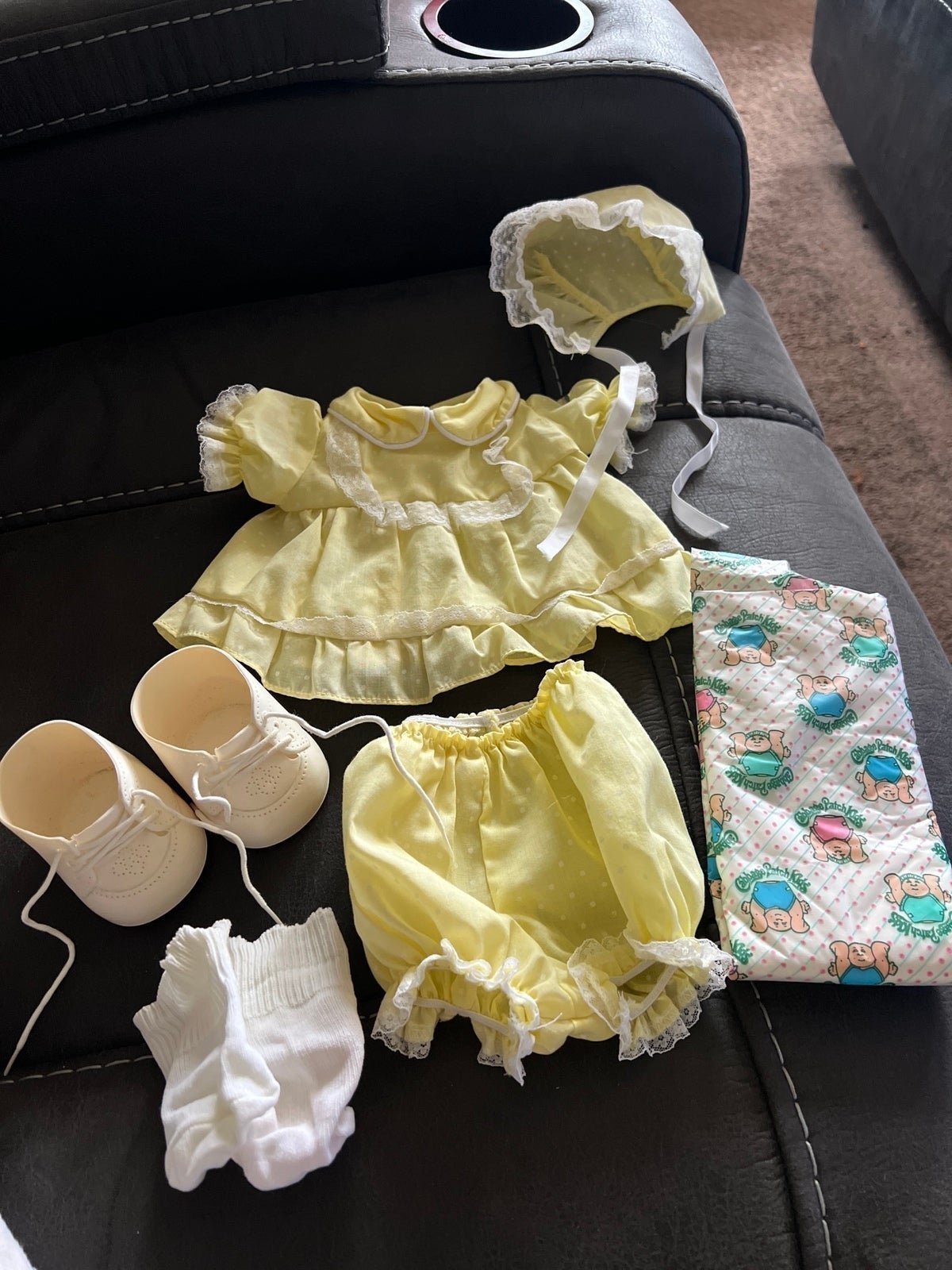 Cabbage Patch, Preemie Yellow polka-dot dress, complete