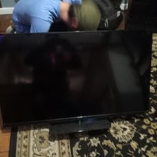 Vizio 44 in flat screen energy verified and hd