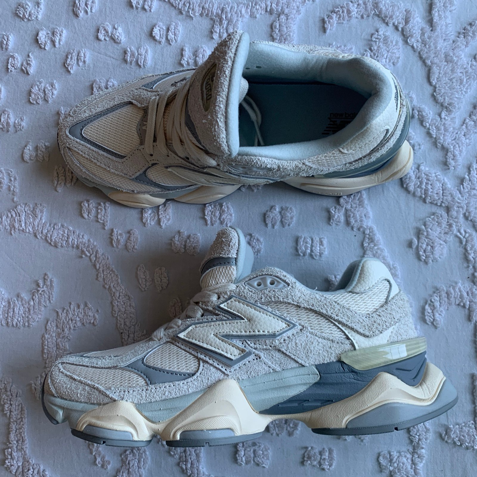 Women’s 9.5 Men’s 8 NEW BALANCE 9060 Quartz Grey Blue Cream Chunky Sneakers NWOB