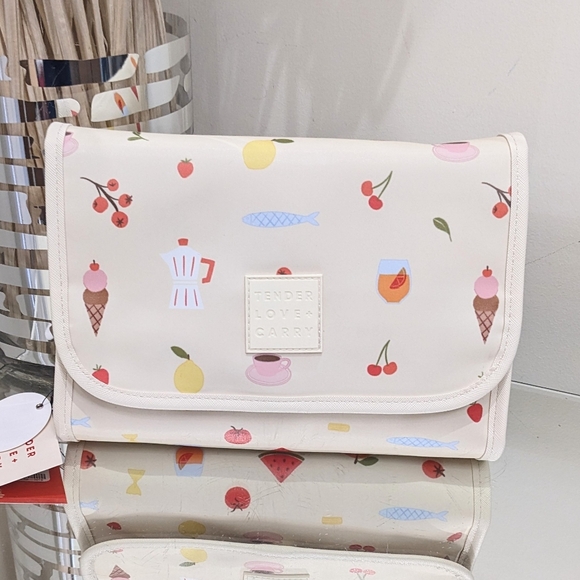 NEW Tender Love + Carry Fold Over Toiletry Weekender Cosmetic Bag