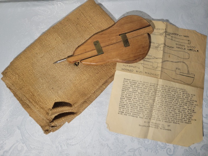 Vintage 1930s Superior Looper tool and instructions for making rugs