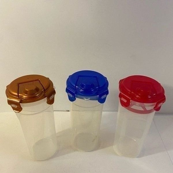 3 Lock and lock spout lids