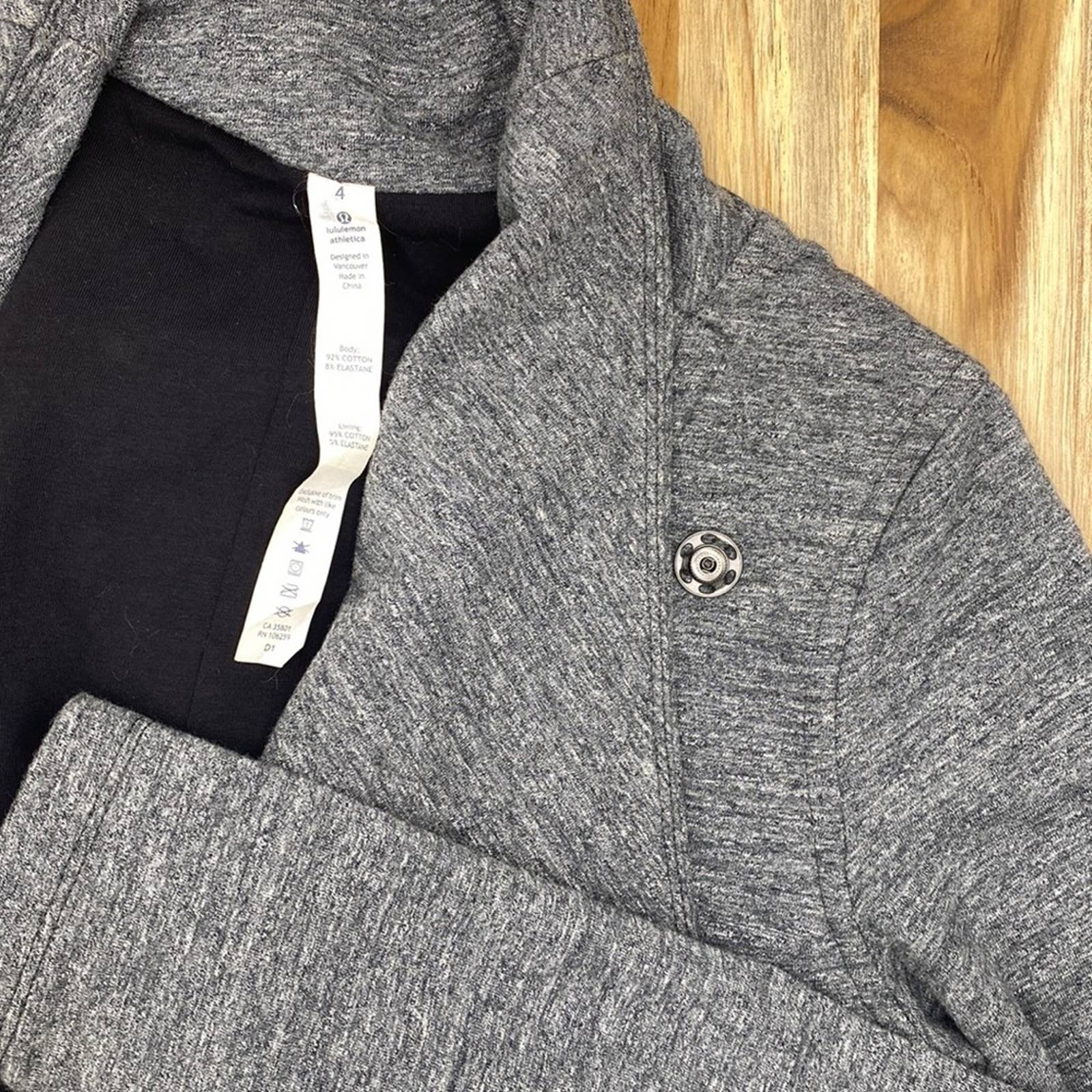 LULULEMON That’s a wrap Grey Jacket Size 4
